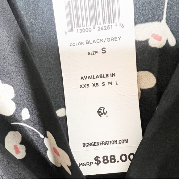 NEW with tags BCBGeneration Floral long sleeve blouse - Picture 4 of 4